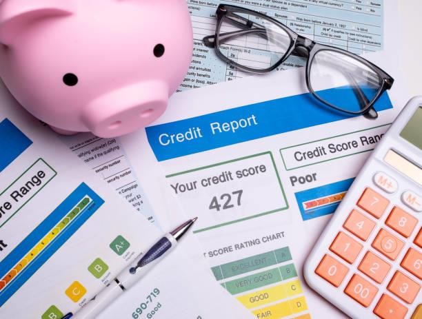 documento de puntaje de crédito malo para la confiabilidad del préstamo y la hipoteca - informe de crédito fotografías e imágenes de stock